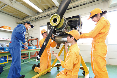 学校法人日本コンピュータ学園 東日本航空専門学校学科紹介